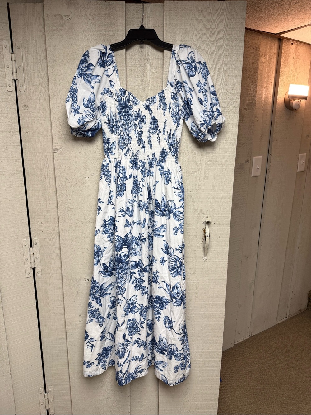 EUC Abercrombie Puff Sleeve Smocked Maxi Dress